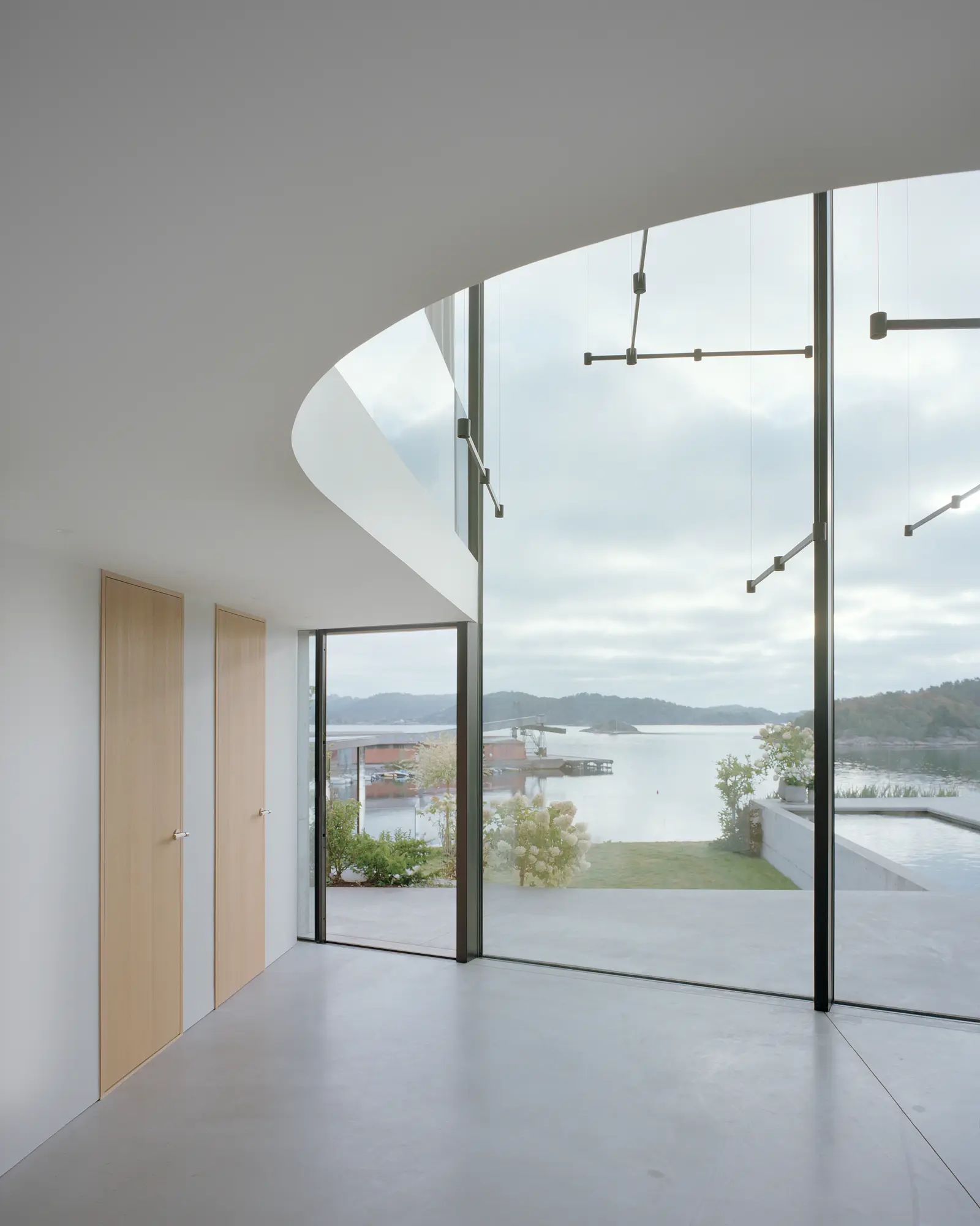 BH 13, Lillesand, Norge: Venuro pocketskjutdörrar, Reynaers Masterline 8 och Vitrocsa (bild 14 av 16)