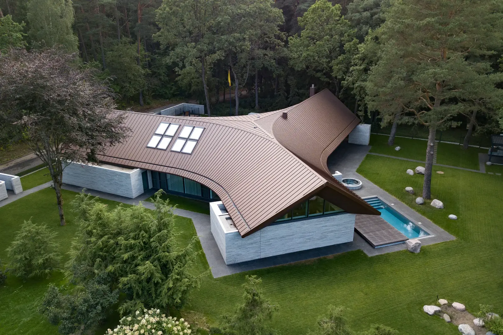 Pamiškio Namas, Kaunas, Litauen: Schüco ASS 77 Panorama Design och sömlöst fasadsystem (bild 1 av 9)